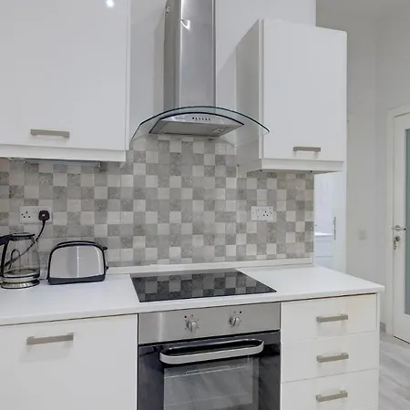 Cosy In The Best Area Of Appartamento Sliema
