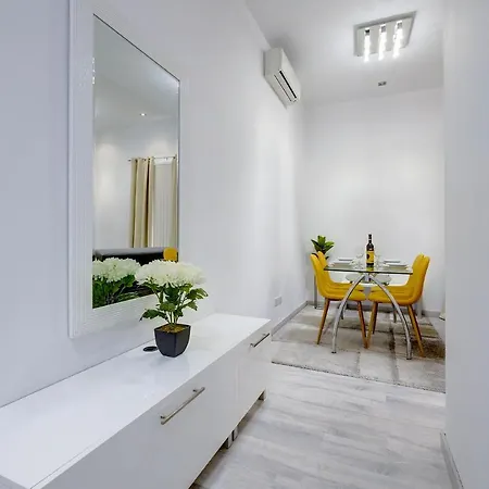Апартаменты Cosy In The Best Area Of Слима
